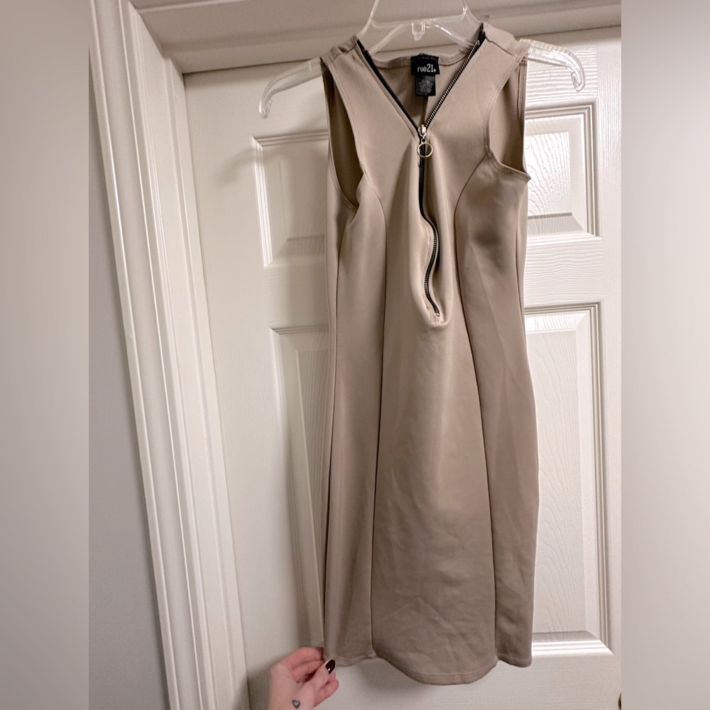 Front zip- tight mid dress